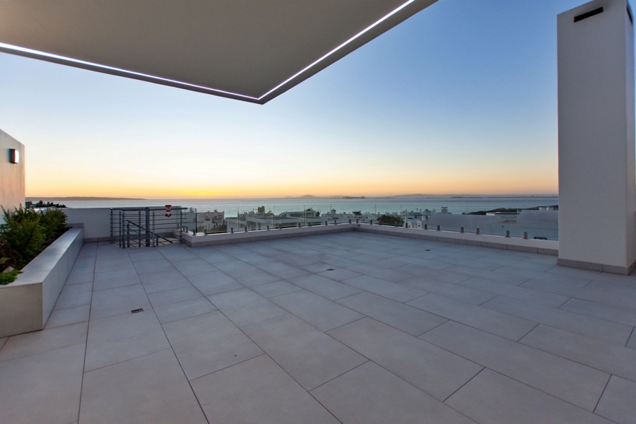 5 Bedroom Property for Sale in Paradise Beach Western Cape